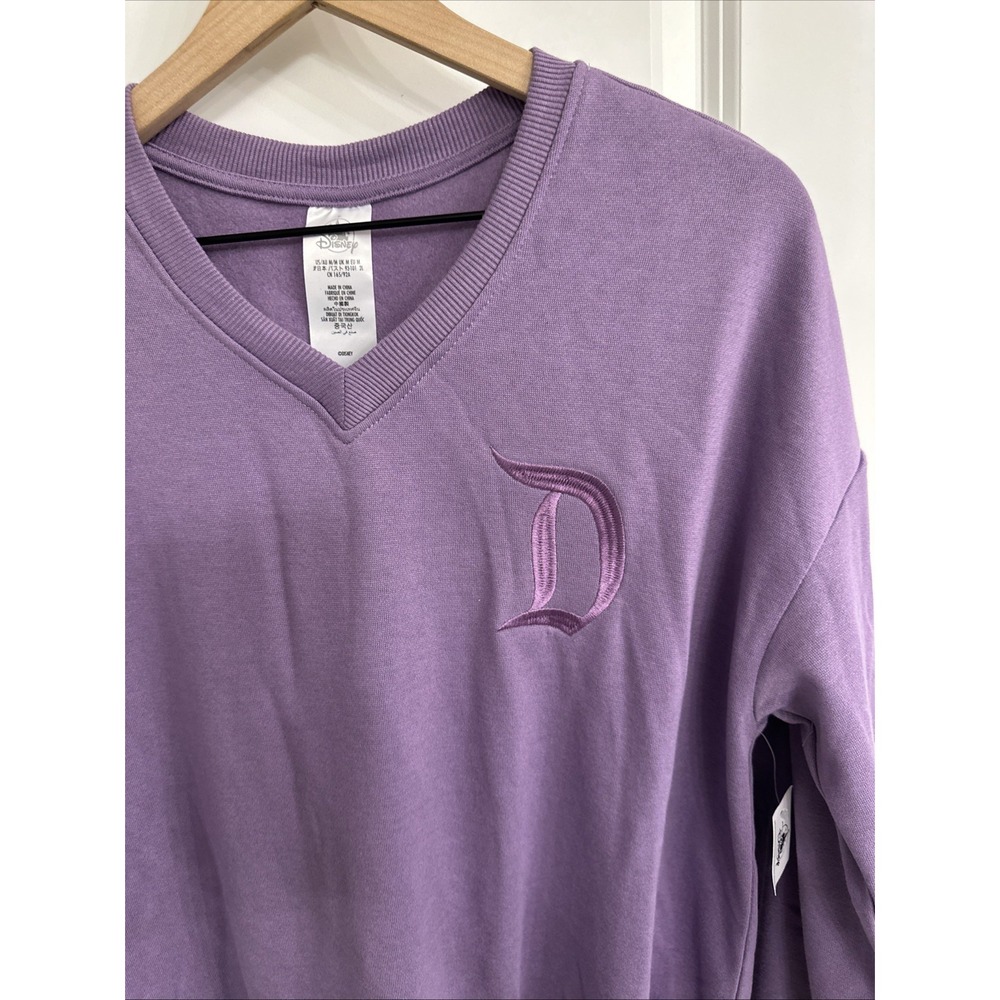 Disney Parks Women Size Medium Purple Basic V-Neck Pullover‎ Sweater Soft